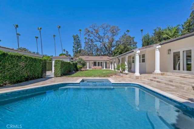 1914 Midlothian Drive, Altadena, CA 91001