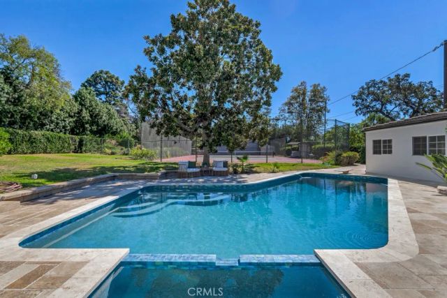 1914 Midlothian Drive, Altadena, CA 91001