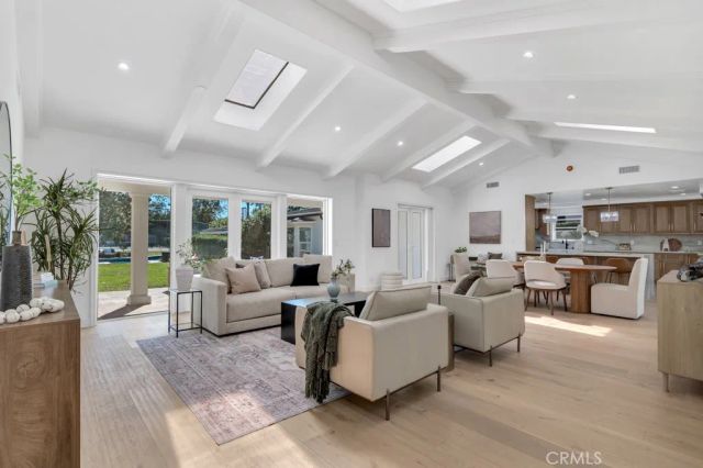 1914 Midlothian Drive, Altadena, CA 91001