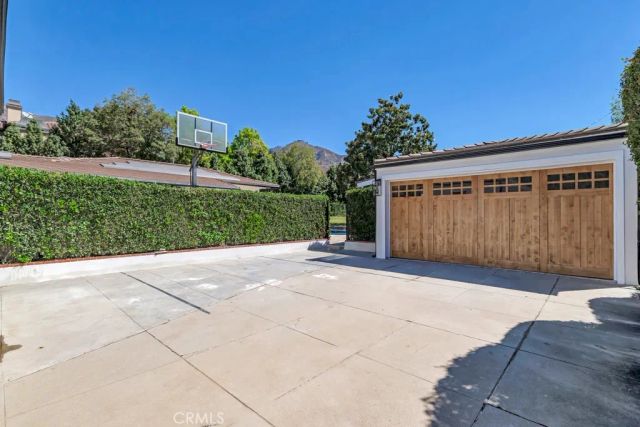 1914 Midlothian Drive, Altadena, CA 91001