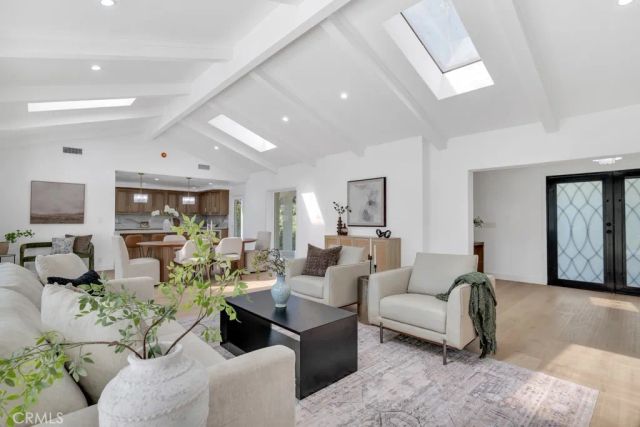 1914 Midlothian Drive, Altadena, CA 91001
