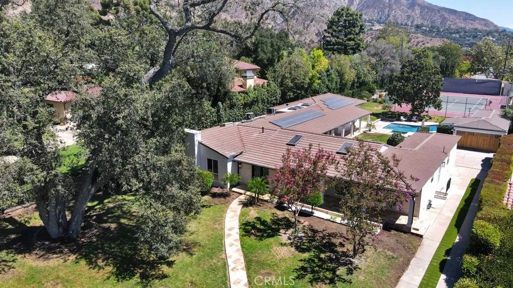 1914 Midlothian Drive, Altadena, CA 91001