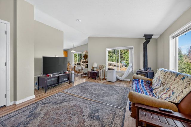 4492 Old Highway 99 S, Ashland, OR 97520