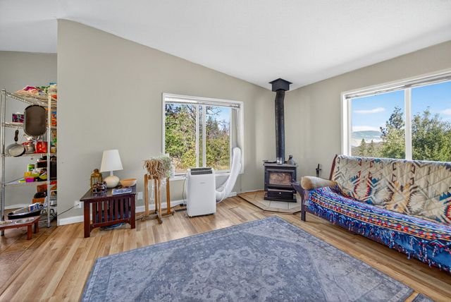 4492 Old Highway 99 S, Ashland, OR 97520