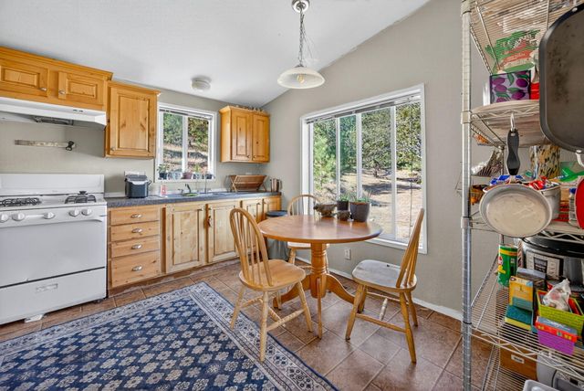 4492 Old Highway 99 S, Ashland, OR 97520