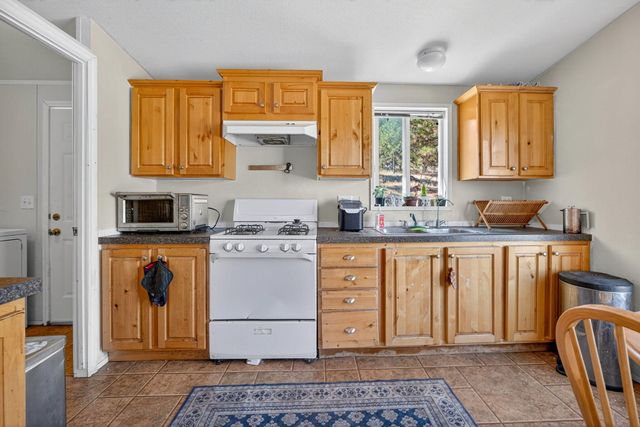 4492 Old Highway 99 S, Ashland, OR 97520