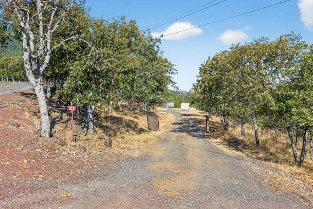 4492 Old Highway 99 S, Ashland, OR 97520