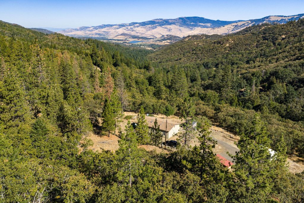 4492 Old Highway 99 S, Ashland, OR 97520