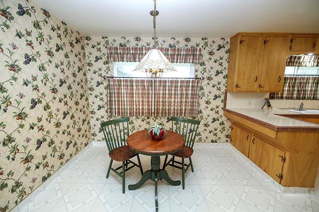 909 Mount Vernon Dr, Modesto, CA 95350