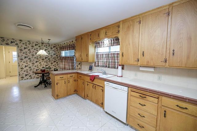 909 Mount Vernon Dr, Modesto, CA 95350