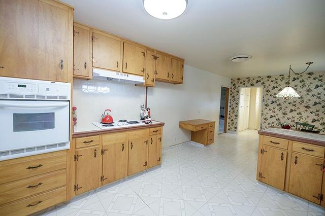 909 Mount Vernon Dr, Modesto, CA 95350