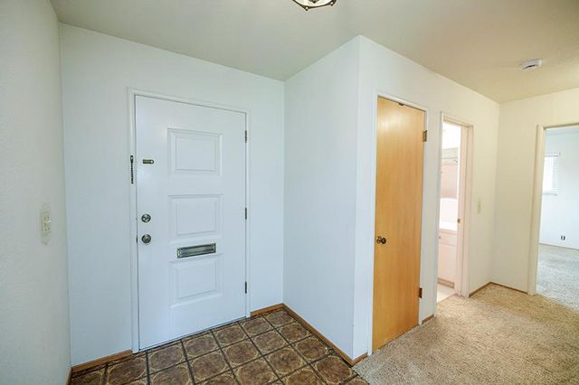 909 Mount Vernon Dr, Modesto, CA 95350