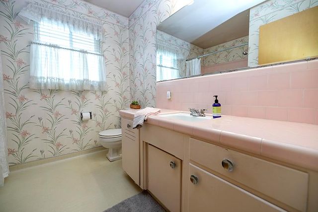 909 Mount Vernon Dr, Modesto, CA 95350