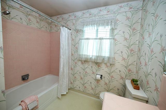 909 Mount Vernon Dr, Modesto, CA 95350