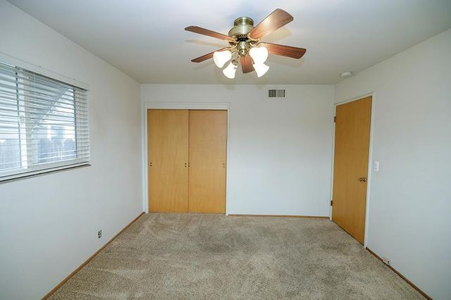 909 Mount Vernon Dr, Modesto, CA 95350