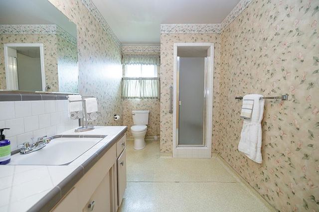 909 Mount Vernon Dr, Modesto, CA 95350