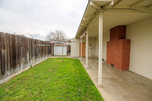 909 Mount Vernon Dr, Modesto, CA 95350