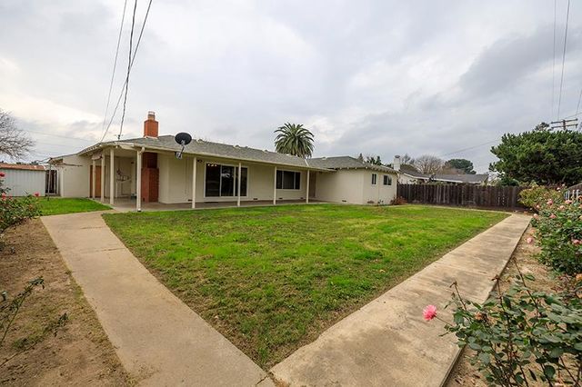 909 Mount Vernon Dr, Modesto, CA 95350