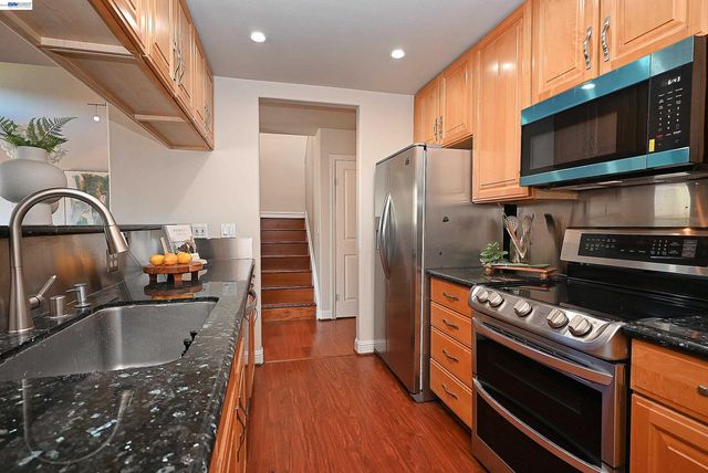 3320 Kimberly Way, San Mateo, CA 94403