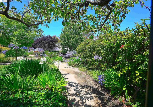 3320 Kimberly Way, San Mateo, CA 94403