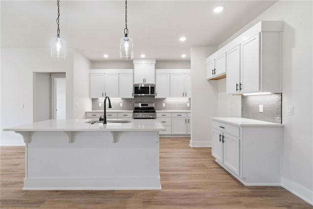 138 N Panther Avenue, Farmington, AR 72730