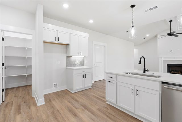 138 N Panther Avenue, Farmington, AR 72730