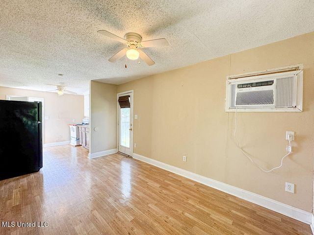 210 Gulfside Street, Waveland, MS 39576