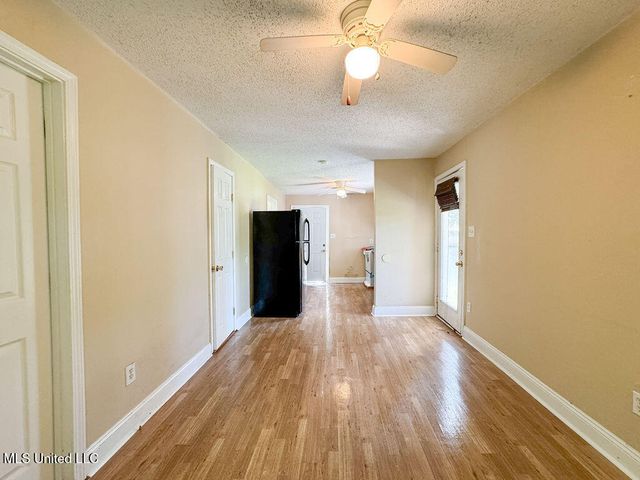 210 Gulfside Street, Waveland, MS 39576