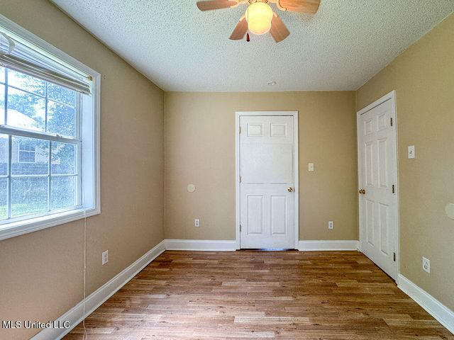 210 Gulfside Street, Waveland, MS 39576