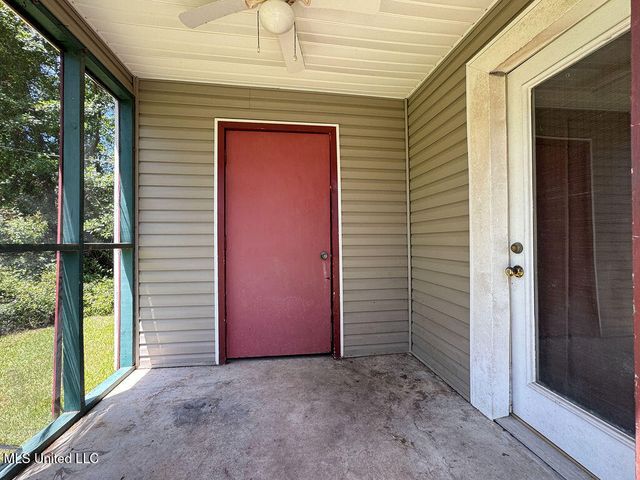210 Gulfside Street, Waveland, MS 39576
