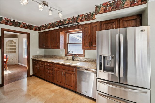 2204 44th Street, Des Moines, IA 50310