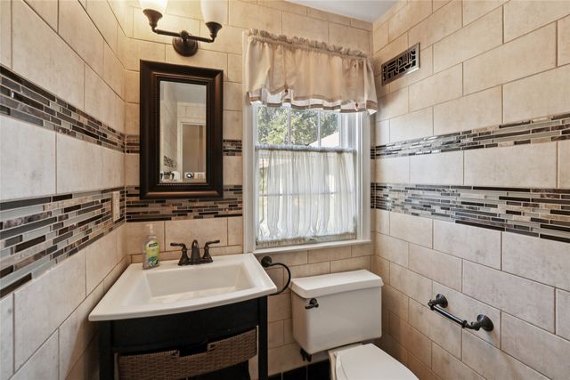 2204 44th Street, Des Moines, IA 50310