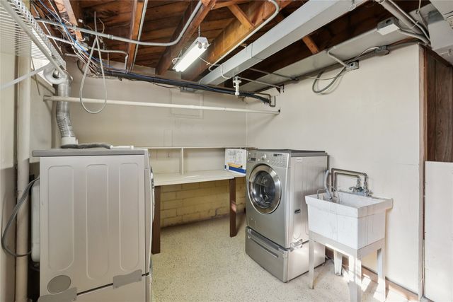 2204 44th Street, Des Moines, IA 50310