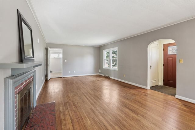 2204 44th Street, Des Moines, IA 50310