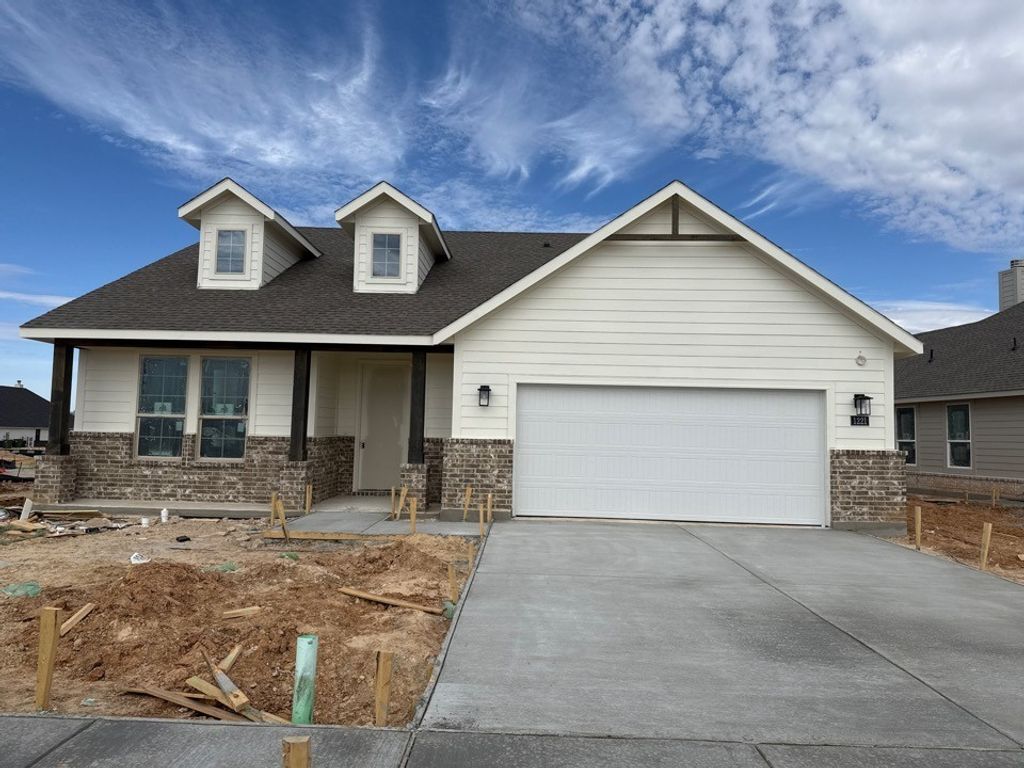 1221 Sabine River Lane, Springtown, TX 76082