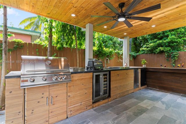 221 NE 44th St, Miami, FL 33137