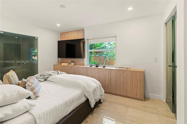 221 NE 44th St, Miami, FL 33137