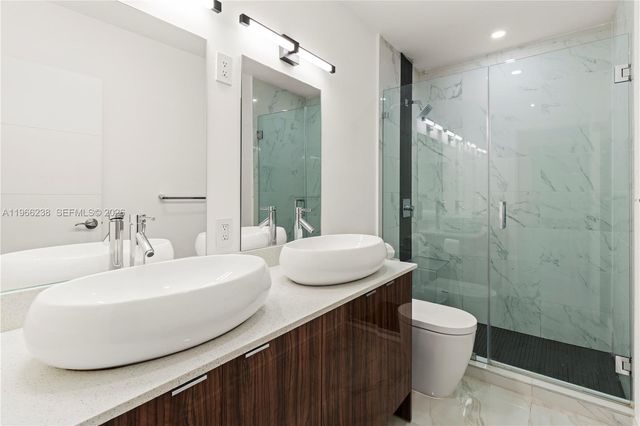 221 NE 44th St, Miami, FL 33137