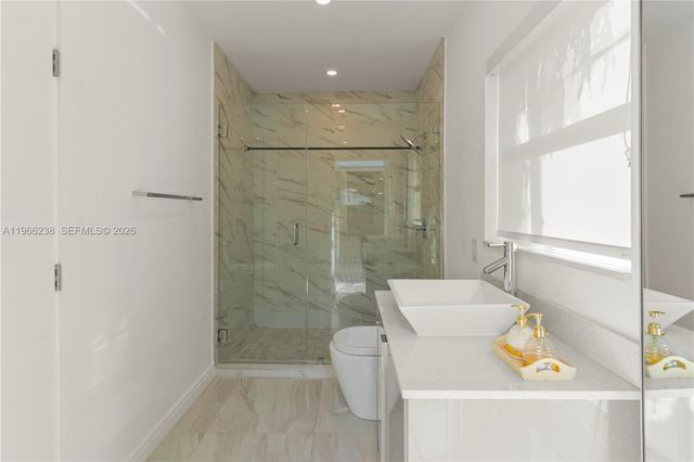 221 NE 44th St, Miami, FL 33137