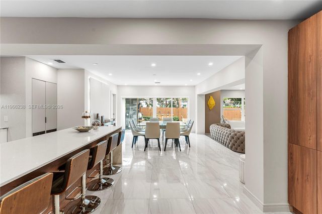 221 NE 44th St, Miami, FL 33137