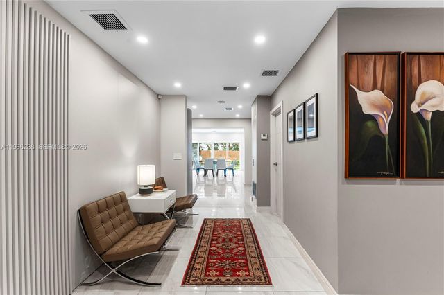 221 NE 44th St, Miami, FL 33137