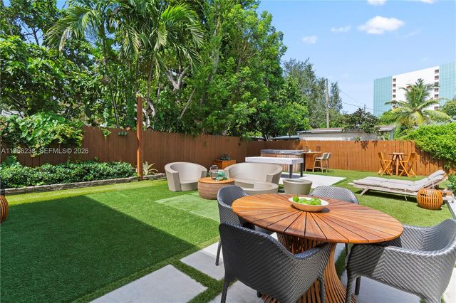 221 NE 44th St, Miami, FL 33137