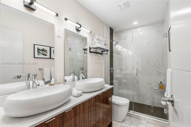 221 NE 44th St, Miami, FL 33137