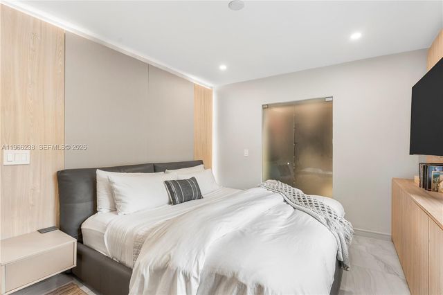 221 NE 44th St, Miami, FL 33137