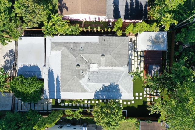 221 NE 44th St, Miami, FL 33137