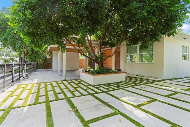 221 NE 44th St, Miami, FL 33137