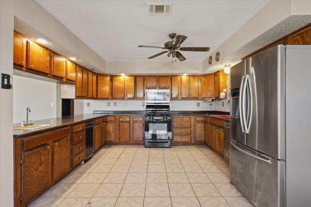 531 Private Road 4721, Rhome, TX 76078