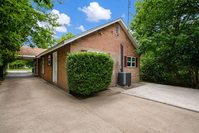 709 Dr Martin Luther King Jr Boulevard, Waxahachie, TX 75165