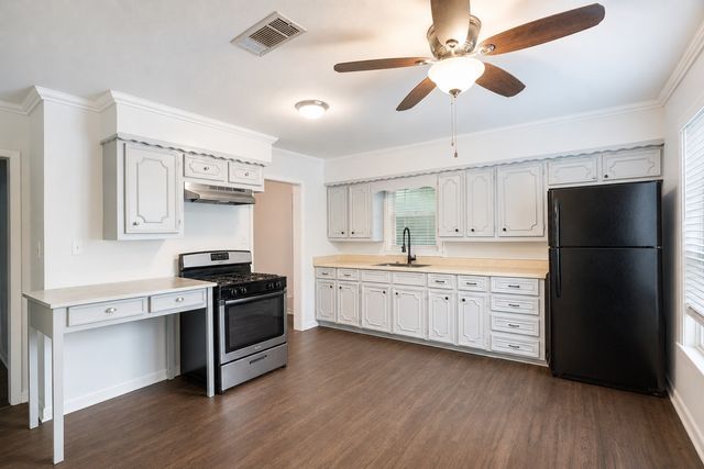 709 Dr Martin Luther King Jr Boulevard, Waxahachie, TX 75165