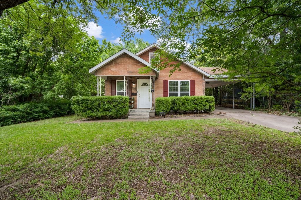 709 Dr Martin Luther King Jr Boulevard, Waxahachie, TX 75165